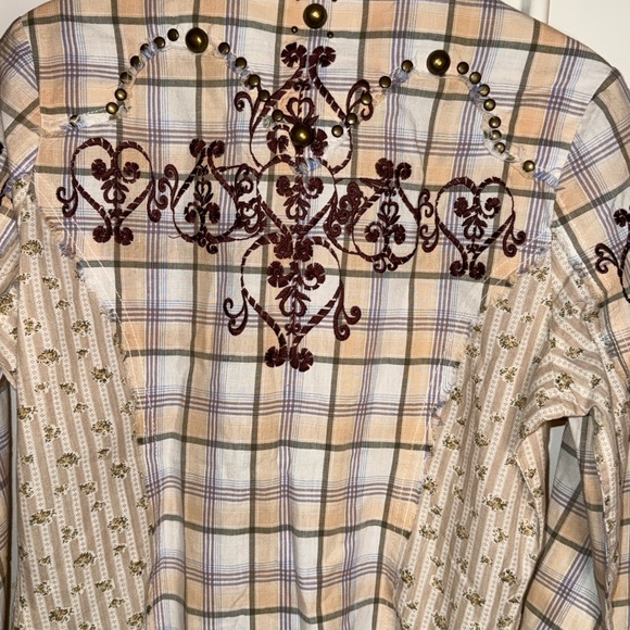 DAY TRIP Western Distressed Plaid Embroidered Snap Shirt MED Cowgirl Rodeo Boho - Picture 8 of 16